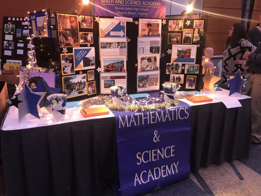 MSA presented a lively and informative booth at the Navigating the Journey event to share their experiences with future Dolphins. Oct. 16, 2018.