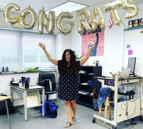 English teacher, Tasha Hurst, spends her last day celebrating with students and staff in her classroom 135 on Oct. 14. 