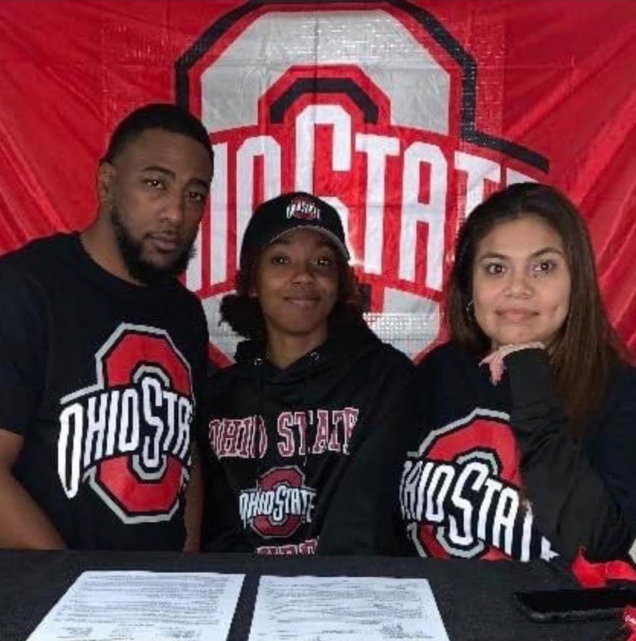 Senior+Aniya+Mosley+signed+her+scholarship+to+Ohio+State+Nov.+15th+securing+her+spot+as+a+buckeye.