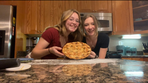 Make an apple pie with us!