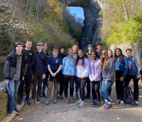 Geology class smiles in front of Natural Bridge on Oct. 21, 2022.
