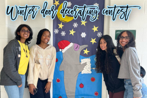 Winter door decorating contest