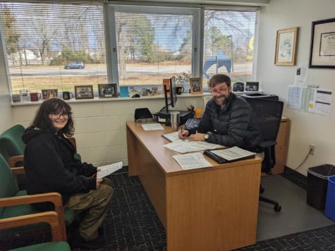 Sophomore Lilly Honeycutt meets with her counselor Christopher Murray to discuss the courses she will take in her junior year on Jan. 12, 2023.