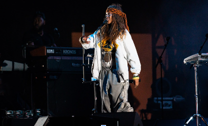 Erykah Badu performing live in Spain at the 2019 Primavera Festival (Primavera Festival in Spain /Raph_PH/WikimediaCommons/CC-BY-2.0.)