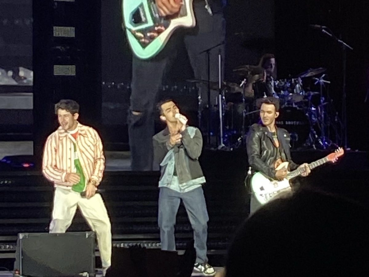 The+Jonas+Brothers+perform+at+The+Veterans+United+Home+Loans+Amphitheater+on+Oct.+9%2C+2021.+They+plan+to+return+to+the+Beach+July+21%2C+2024.