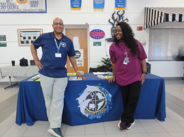 Counselors Robert Marlin Jr. and Angella Heerema run their information booth together during One Lunch for the Technical and Career Education Center and for the Advanced Technology Center. They were accompanied by current students enrolled in the programs who further helped in promotion. 