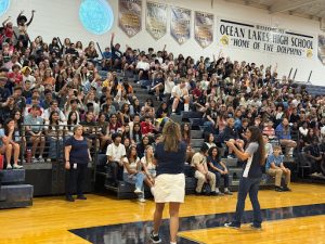 New students gather in the gymnasium to listen to health and physical education teacher Yolanda Boothe's conclusion speech on Aug. 19, 2025. Photo used with permission from Michele Clark.