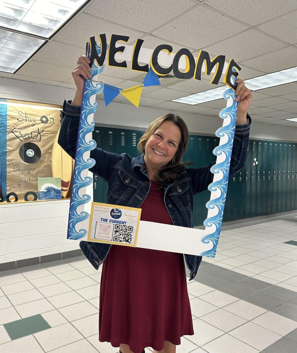 At the start of every school year, Fara Wiles and her staff welcome new students to the school and invite them to follow the student newspaper online and @theolhscurrent on Instagram.